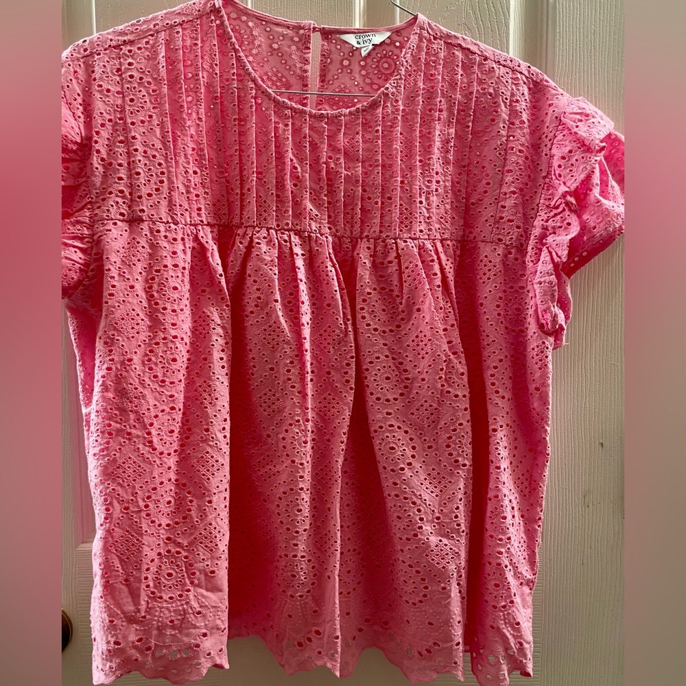 Ladies size Large Crown & Ivy capped sleeve pink top.  New without tags.